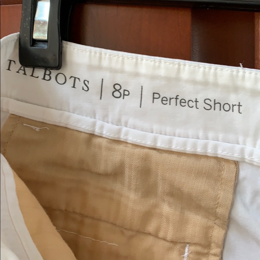 Talbots white petite Perfect Short 9” - Picture 5 of 6